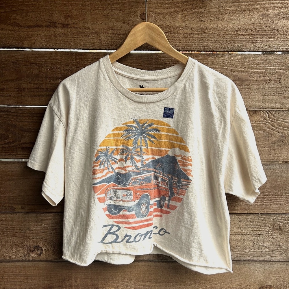 NEW WITH TAGS! Altar'd State Bronco Graphic Cropped Tee